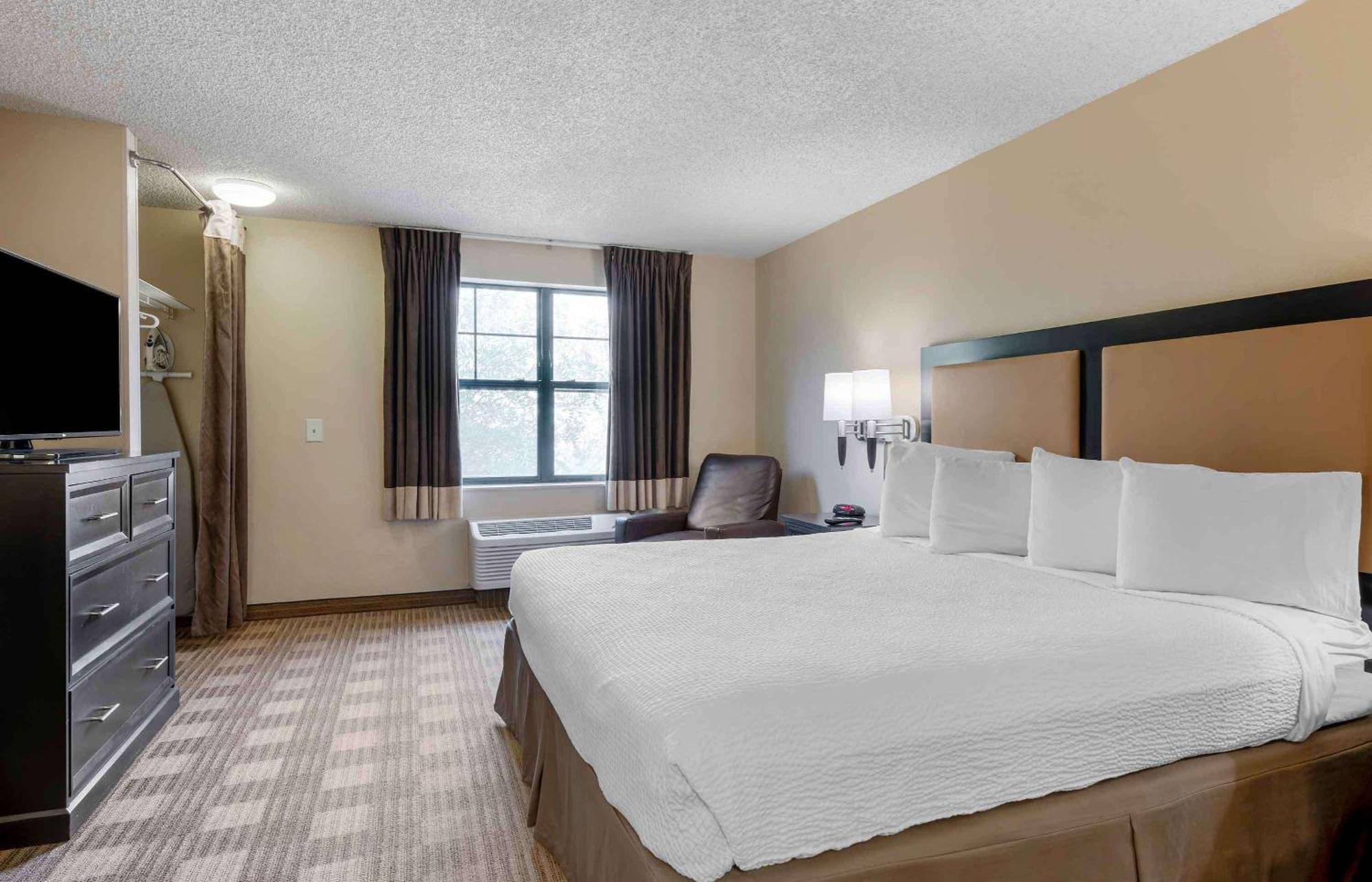 Extended Stay America Suites - Santa Barbara - Calle Real Exterior foto