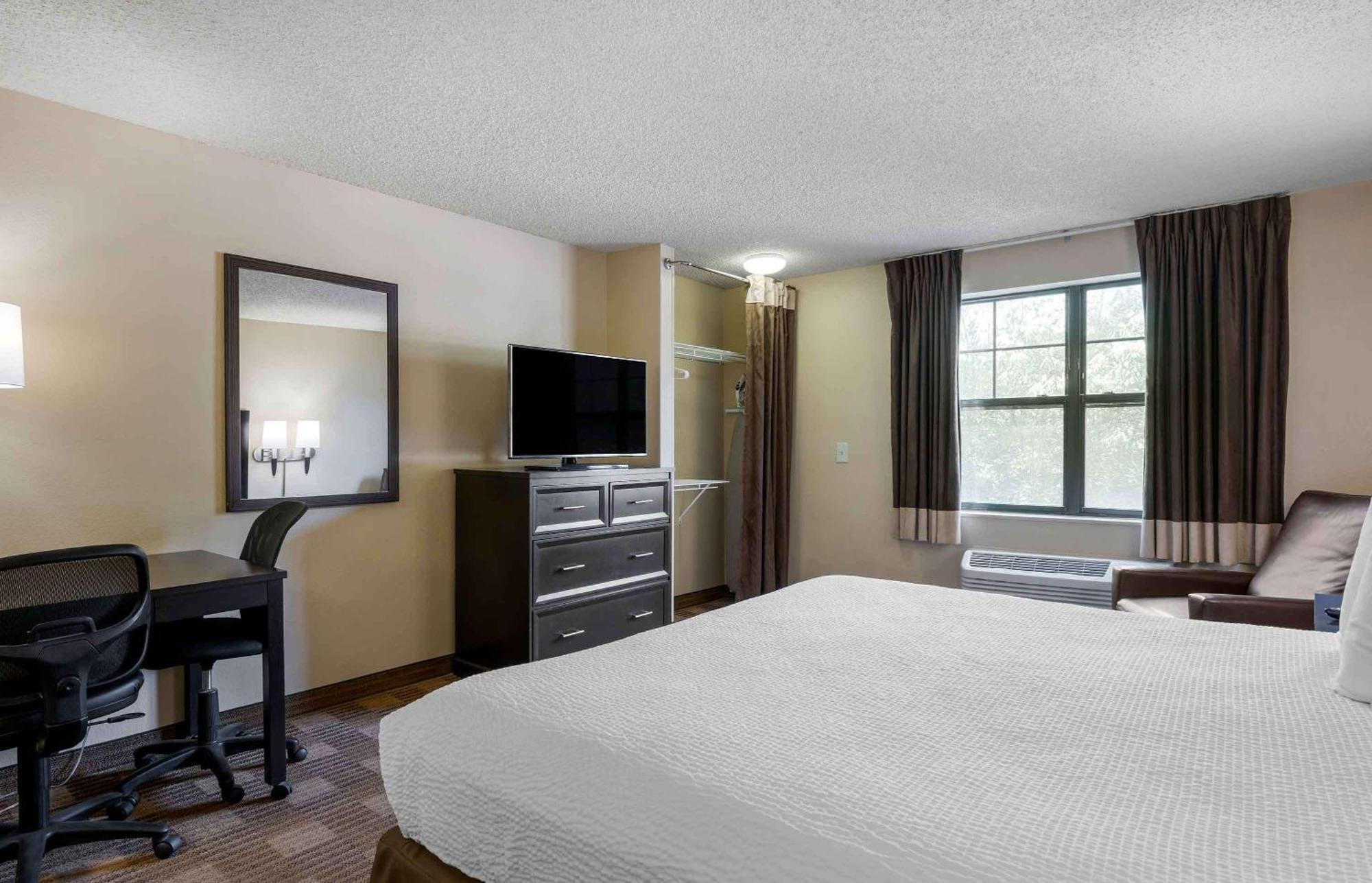 Extended Stay America Suites - Santa Barbara - Calle Real Exterior foto