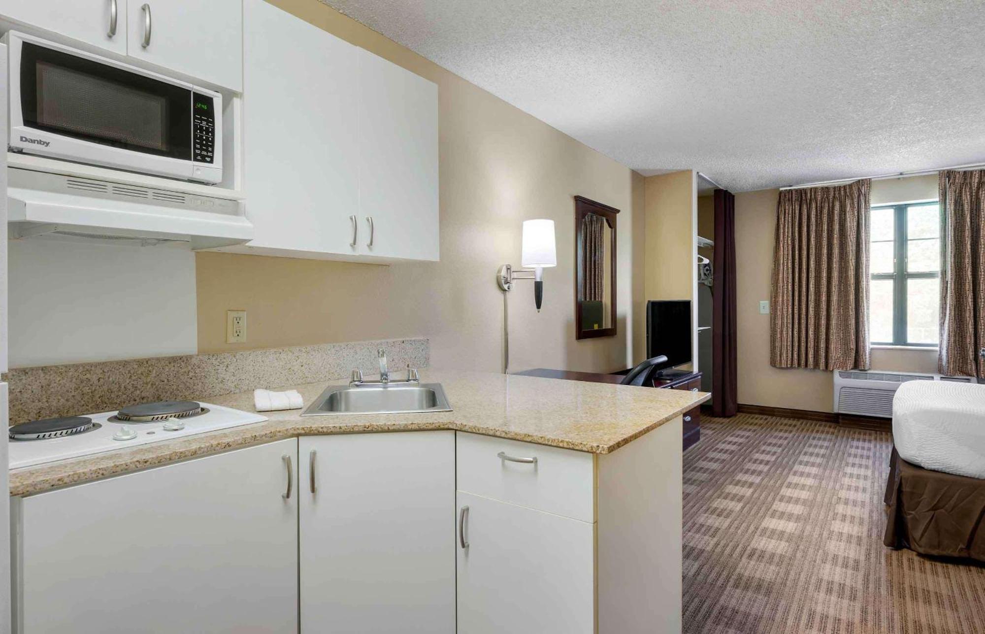 Extended Stay America Suites - Santa Barbara - Calle Real Exterior foto
