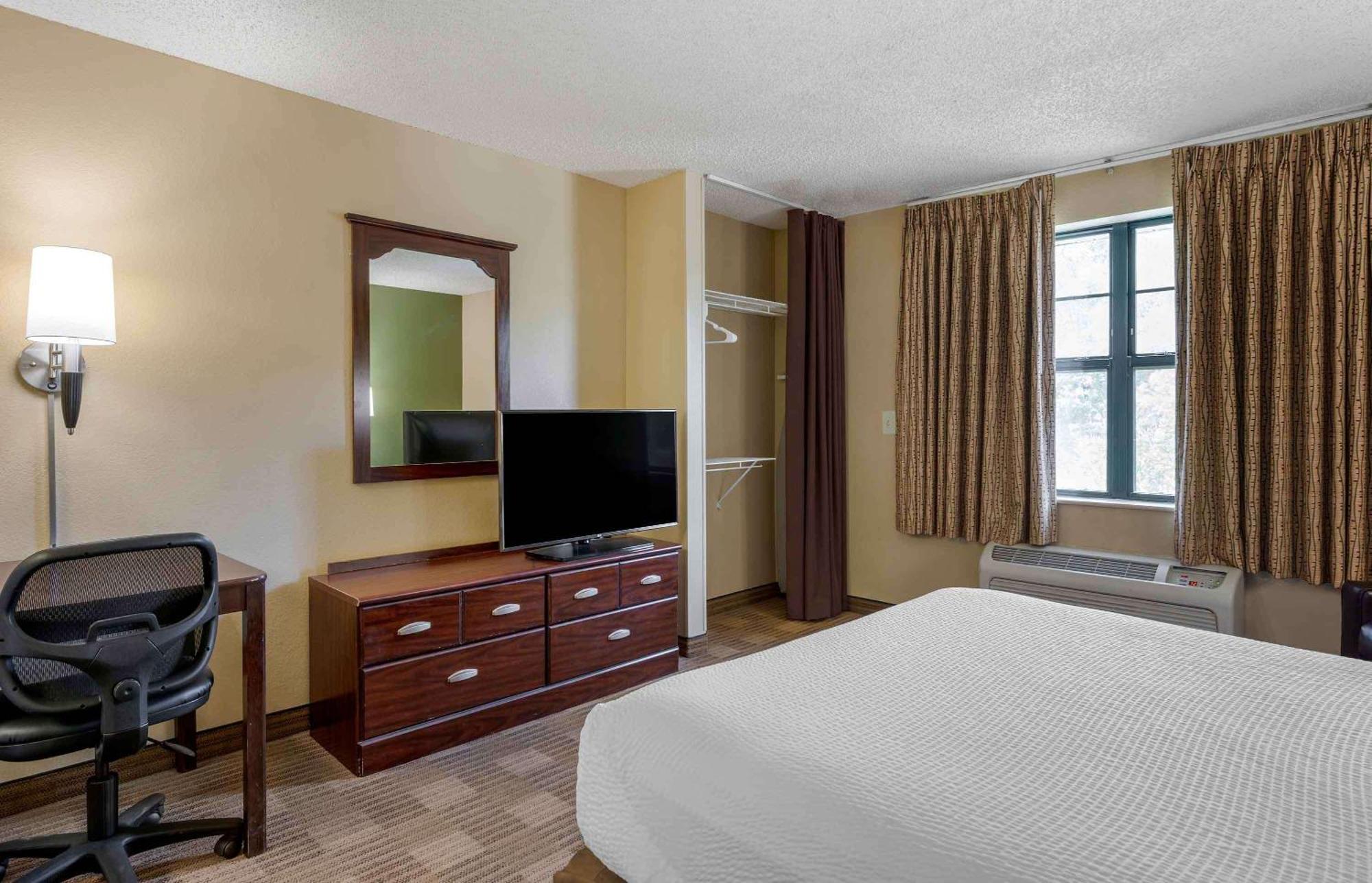 Extended Stay America Suites - Santa Barbara - Calle Real Exterior foto