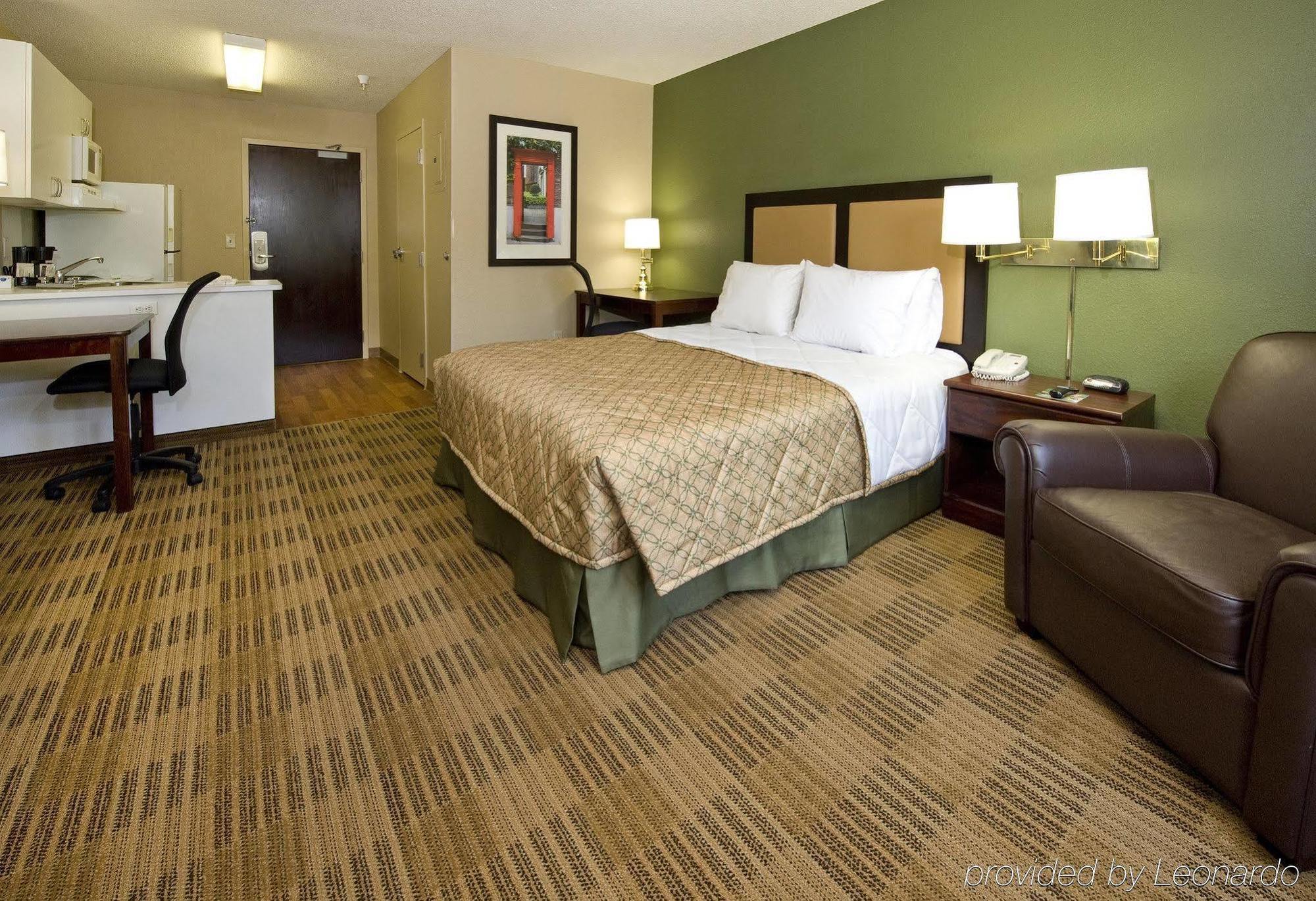Extended Stay America Suites - Santa Barbara - Calle Real Habitación foto