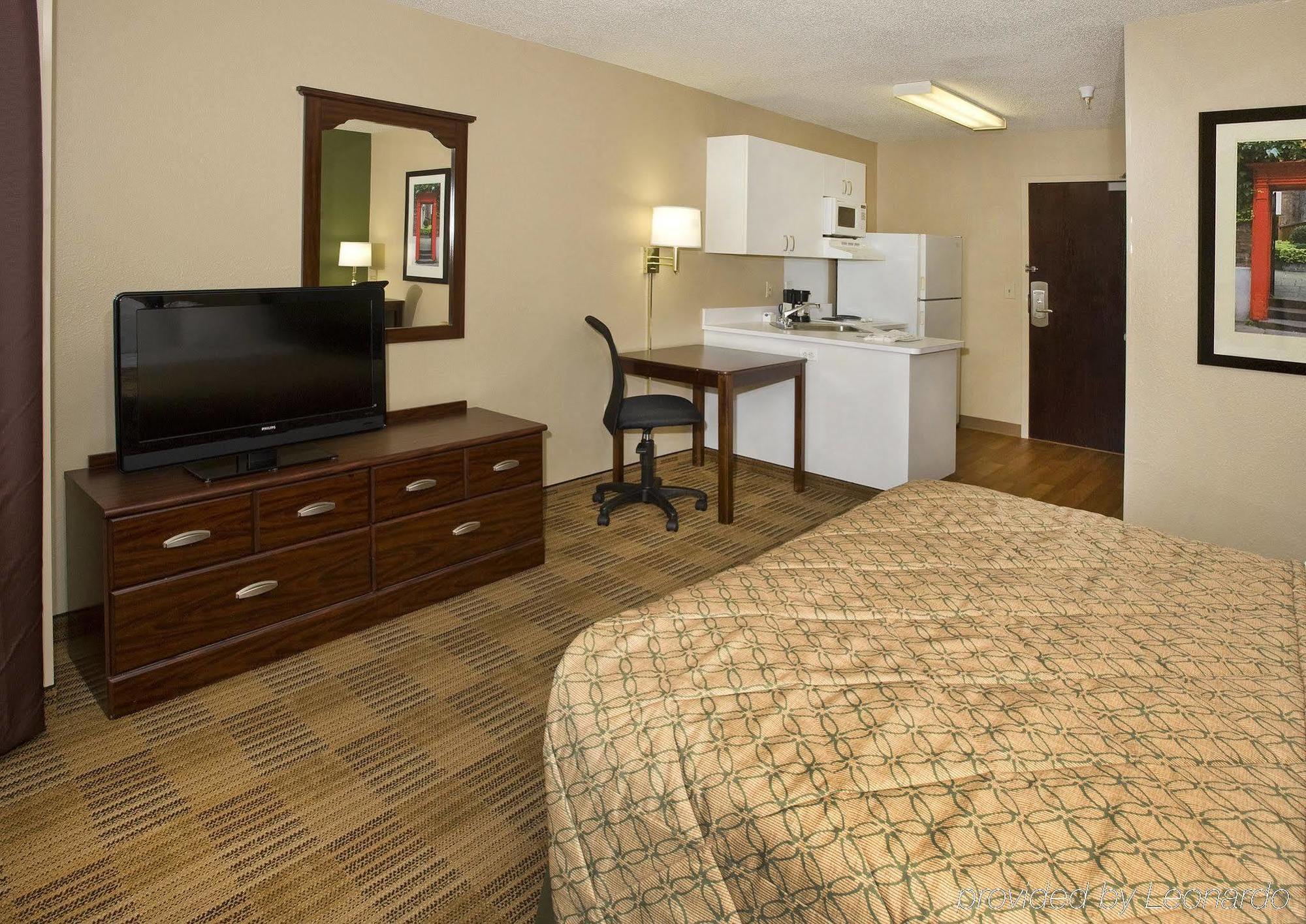 Extended Stay America Suites - Santa Barbara - Calle Real Habitación foto